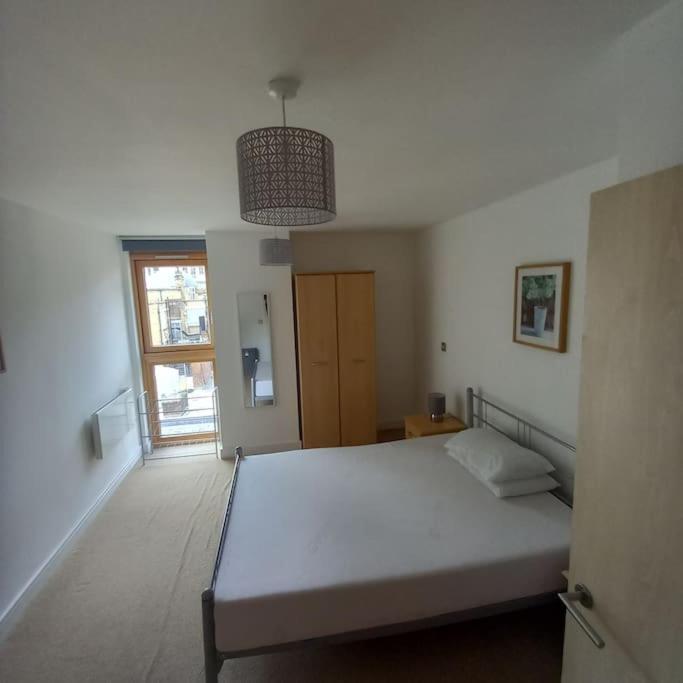 Centrally Situated 1 Bedroom Apartment! Бирмингем Экстерьер фото